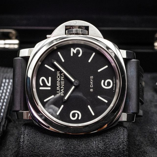 Panerai Luminor Base PAM00560 Image 2